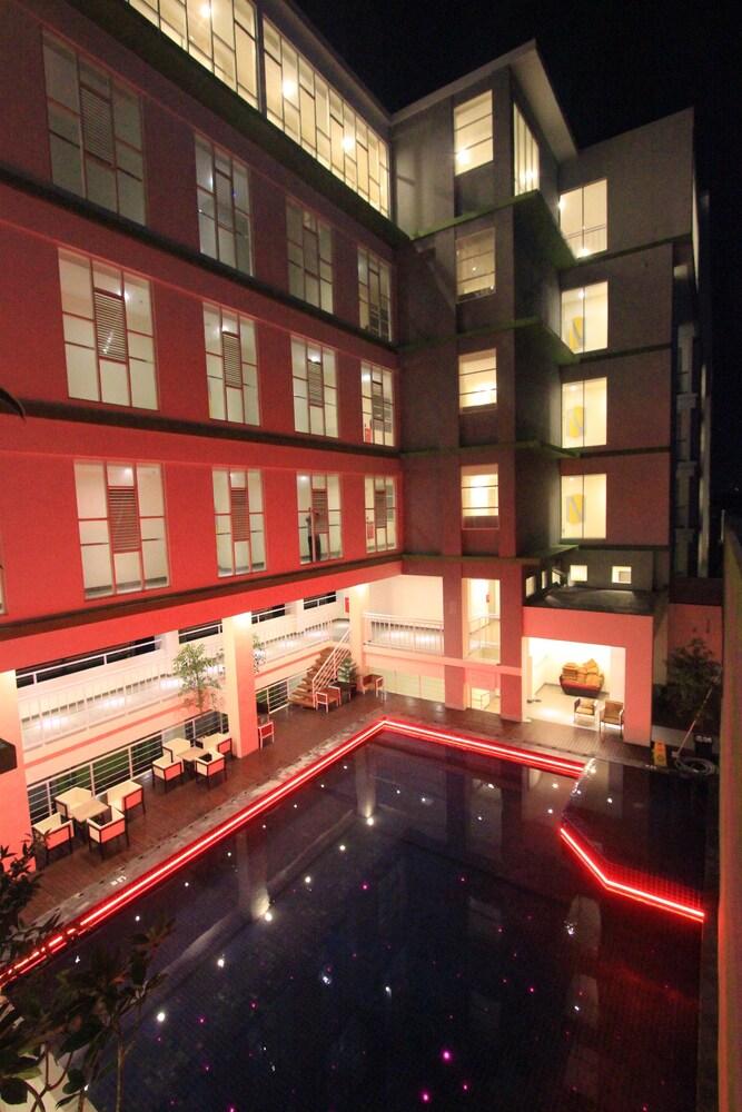 Hotel Dafam Fortuna Seturan Maguwo Exterior foto